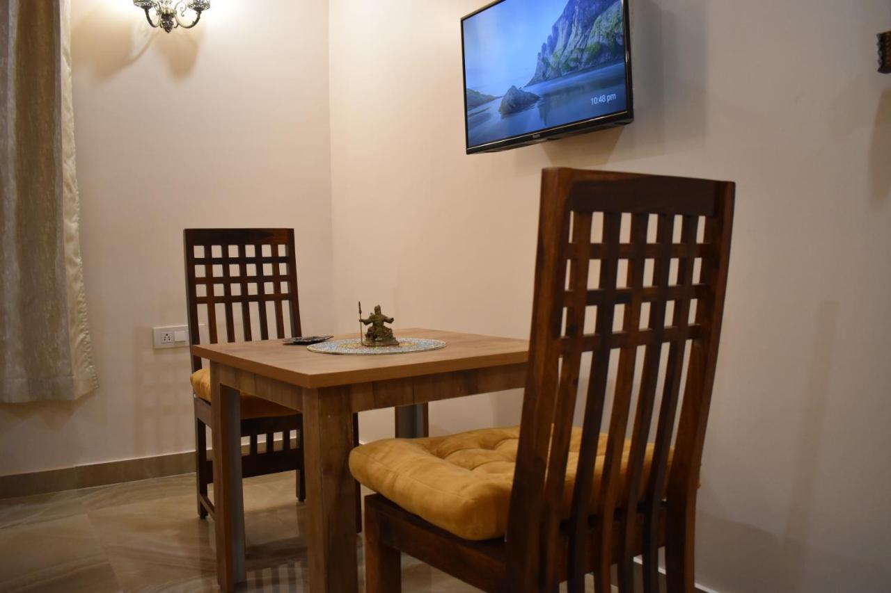 Idyllic Private Cottage W/King Bed + Mountain View Kasauli Bagian luar foto
